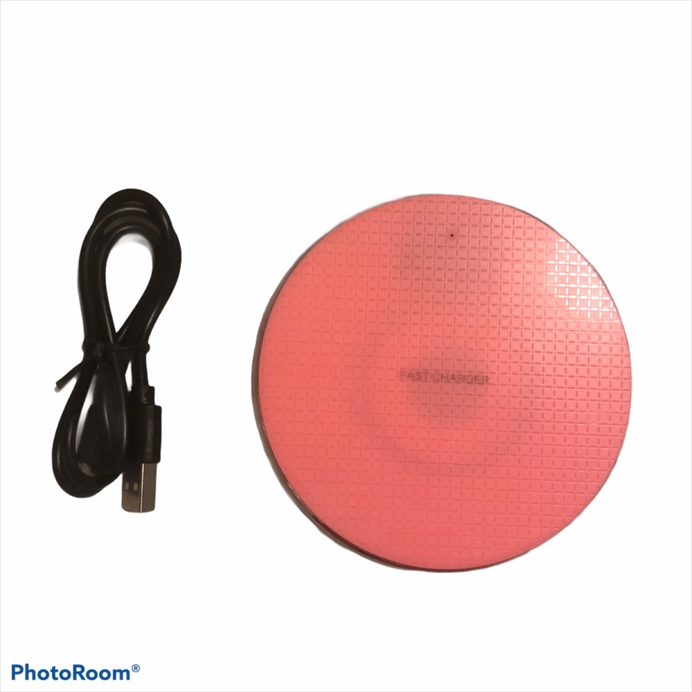 NWT Universal Wireless Phone Charger